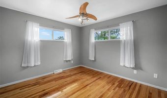 236 Hillcrest Blvd, Ballwin, MO 63021