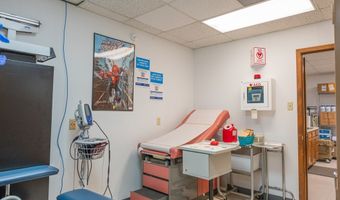 205 N Cockrell St, Alpine, TX 79830