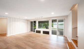 100 N Lake Shore Dr, Brookfield, CT 06804