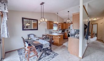 1201 Forrest Glenn Dr, Arkansas City, KS 67005