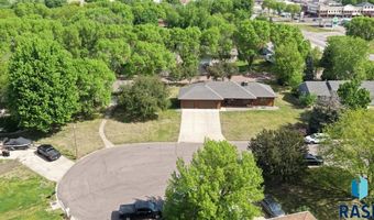 1212 E Fleetwood Cir, Brandon, SD 57005