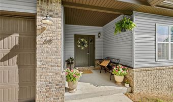 68 Elizabeth Dr, Bella Vista, AR 72715