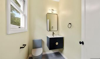 174 Pleasant Ave, Bergenfield, NJ 07621