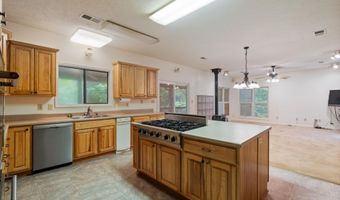 135 Red Bird Cv, Batesville, MS 38606