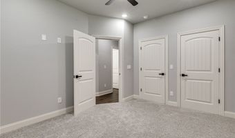 27 Brierfield Ln, Bella Vista, AR 72714