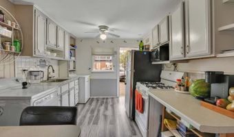 197 Dupont Pl, Bridgeport, CT 06610