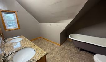 631 W Walnut St, Albion, NE 68620