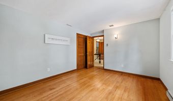 876 S Brooksvale Rd, Cheshire, CT 06410