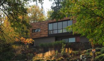 5 Scenic Dr, Ashland, OR 97520