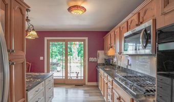 2077 Daniels Ave, Akron, OH 44312