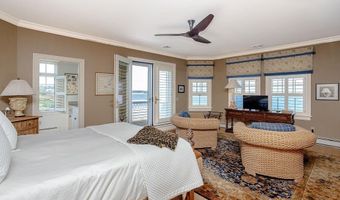 135 Cliff Dr, Narragansett, RI 02882