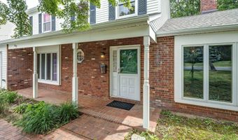153 12th St, Belford, NJ 07718