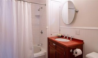 167 Coggeshall Ave A, Newport, RI 02840