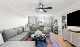 58 Lantern View Dr, Branford, CT 06405