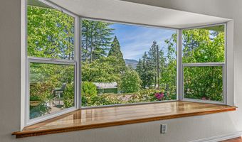 1820 Crestview Dr, Ashland, OR 97520