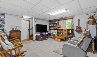 17 Woodland Dr, Barre, VT 05641
