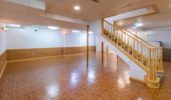 2864 Mystic Dr, Ann Arbor, MI 48103