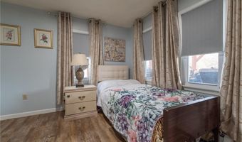 40 Cedar St, Johnston, RI 02919