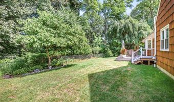 30 Packard Dr, Middletown, NJ 07748