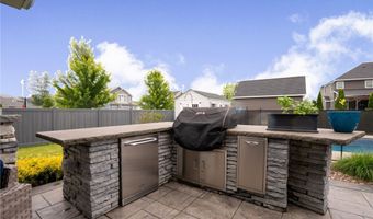 132 Boxelder Ln, Amherst, NY 14228