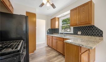 1001 EMMA Ave, Akron, OH 44302