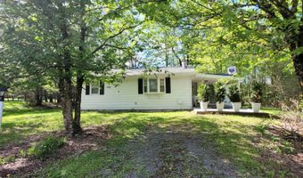 7 Holiday Ct, Albrightsville, PA 18210