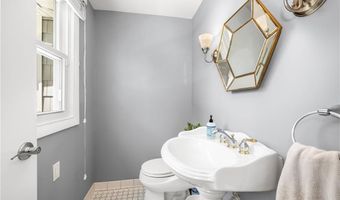64 Dean St, Cranston, RI 02920