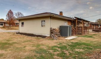 5230 Wick Way Dr, Alton, IL 62002