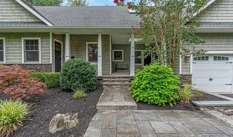 10 Greenwood Pl, Middletown, NJ 07748