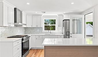 38 Winsor St, Cumberland, RI 02864