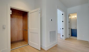 703 A GLENDON Ave, Annapolis, MD 21403