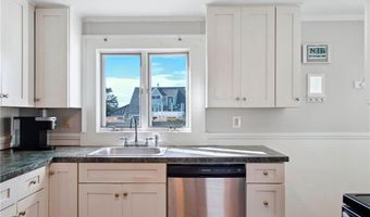 243 Col John Gardner Rd, Narragansett, RI 02882