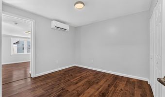 46 E 44TH St, Bayonne, NJ 07002