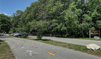2 School St 334, Lincoln, RI 02802