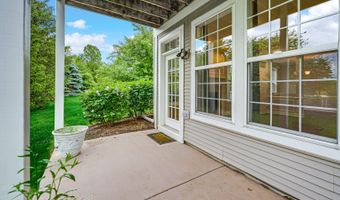 10 Millbrook Ct, Algonquin, IL 60102