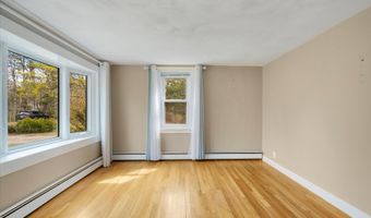 61 Old Phinneys Ln, Barnstable, MA 02630
