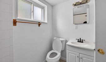 3303 17TH St N, Arlington, VA 22201