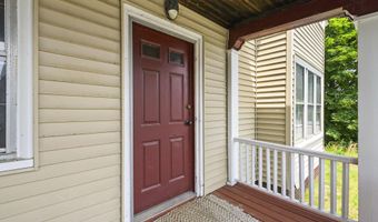 36 Vernon St, Auburn, ME 04210