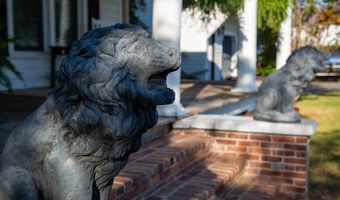 66 Weaver St, Baxley, GA 31513