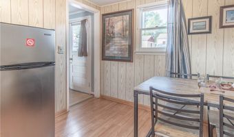 24 Bethune St, Alexandria Bay, NY 13607