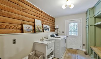 21663 OATLANDS Rd, Aldie, VA 20105
