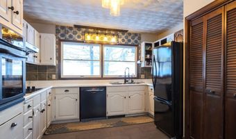 137 China Rd, Albion, ME 04910