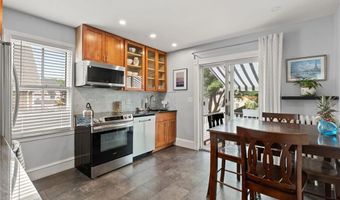 13 Atlantic St, Newport, RI 02840