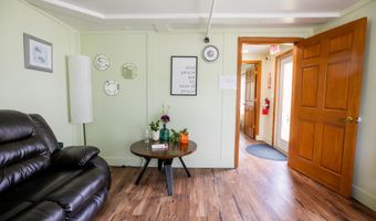 875 Hammond St, Bangor, ME 04401