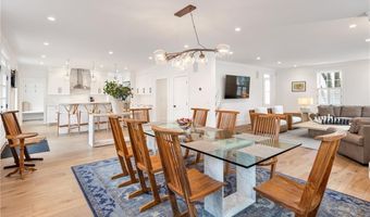 24 School St, Newport, RI 02840