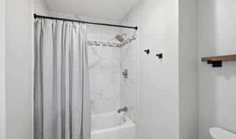 6040 White Ash Ct, Avon, IN 46123