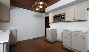 503 Mcnatt Ave, Aurora, MO 65605