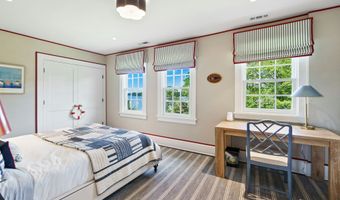 25 Tokeneke Trl, Darien, CT 06820