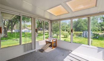 880 Whitney Dr, Apple Valley, MN 55124