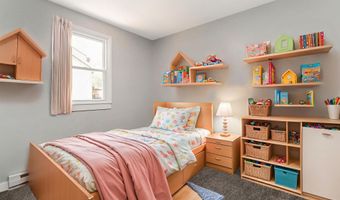 18 Holiday Dr, Albrightsville, PA 18210